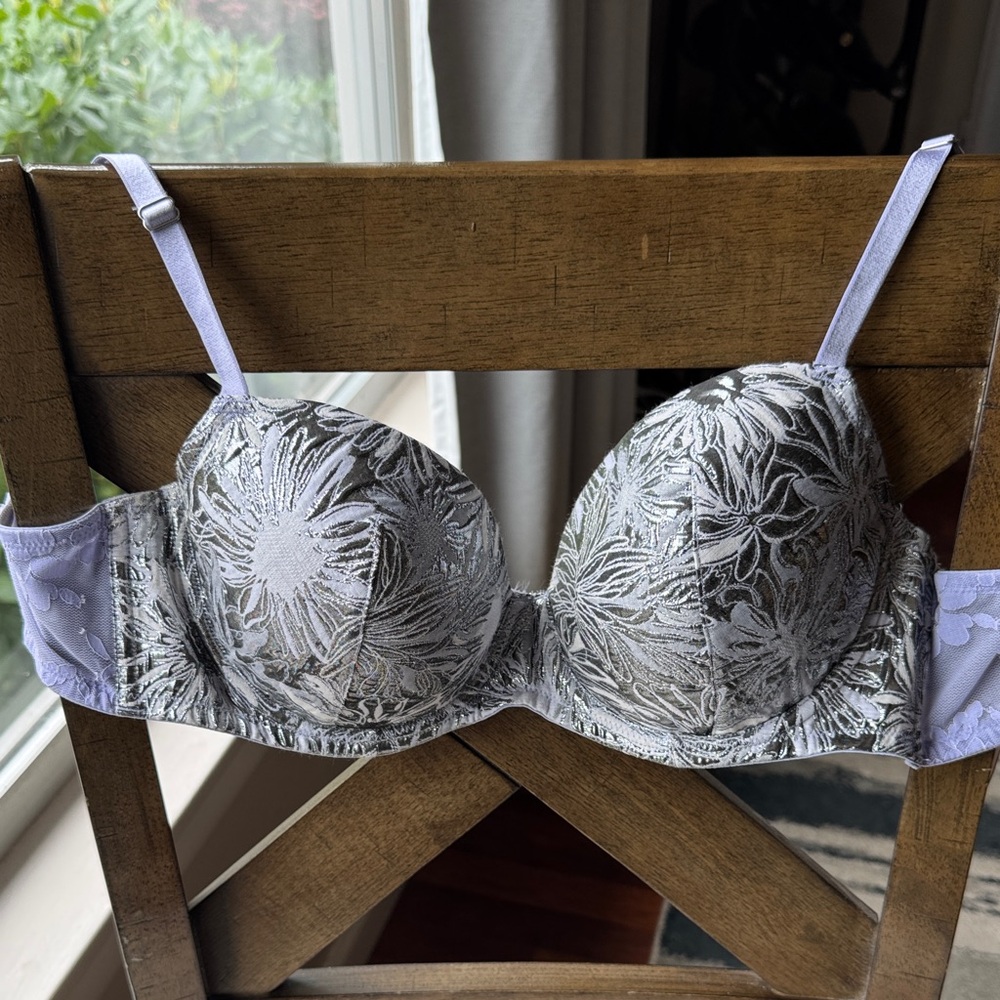 Victoria’s Secret Floral Lilac Lace Underwire Bra
